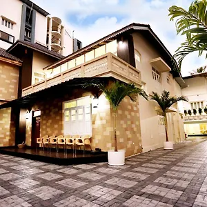 nambiars-premium-heritage.kerala-hotels.net/